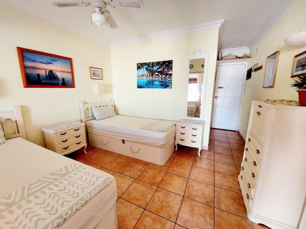 First Line Villa Floor Studio Apartment With Amazing Sea View Air Conditioned Just 50M From The Beach Costa Adeje  Exterior foto