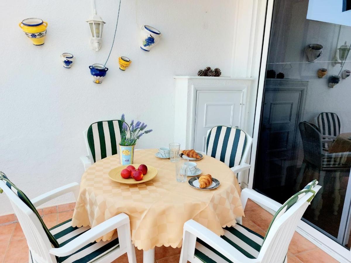 First Line Villa Floor Studio Apartment With Amazing Sea View Air Conditioned Just 50M From The Beach Costa Adeje  Exterior foto