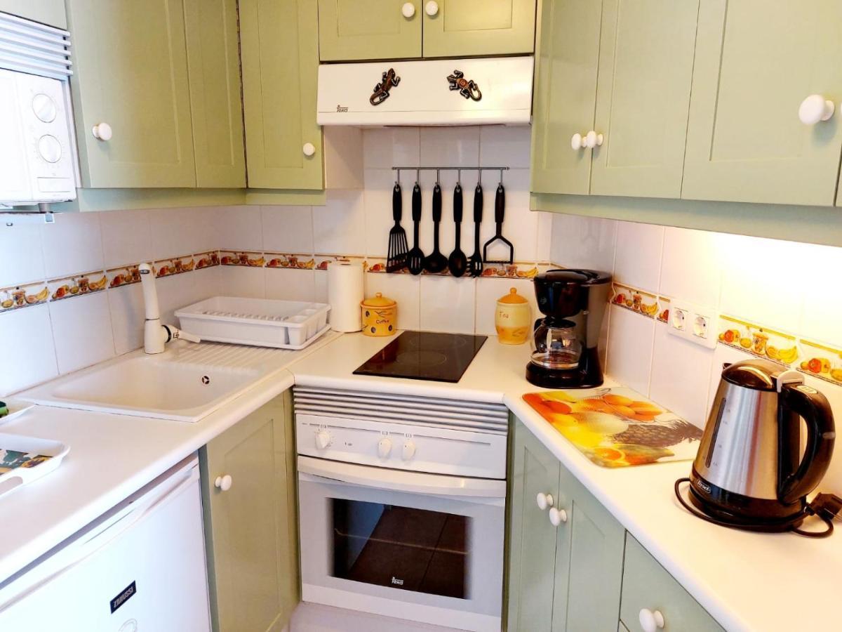 First Line Villa Floor Studio Apartment With Amazing Sea View Air Conditioned Just 50M From The Beach Costa Adeje  Exterior foto