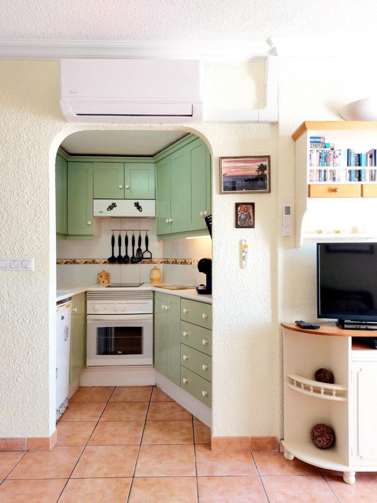 First Line Villa Floor Studio Apartment With Amazing Sea View Air Conditioned Just 50M From The Beach Costa Adeje  Exterior foto
